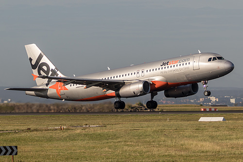 Jetstar Airways Airbus A320-200 VH-VQH at Sydney Kingsford Smith International Airport (YSSY/SYD) Jetstar Airways Airbus A320-200 VH-VQH at Sydney Kingsford Smith International Airport (YSSY/SYD)
