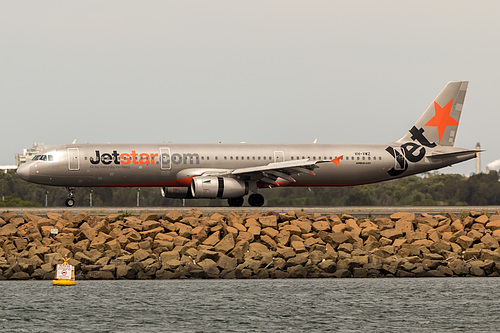 Jetstar Airways Airbus A321-200 VH-VWZ at Sydney Kingsford Smith International Airport (YSSY/SYD) Jetstar Airways Airbus A321-200 VH-VWZ at Sydney Kingsford Smith International Airport (YSSY/SYD)