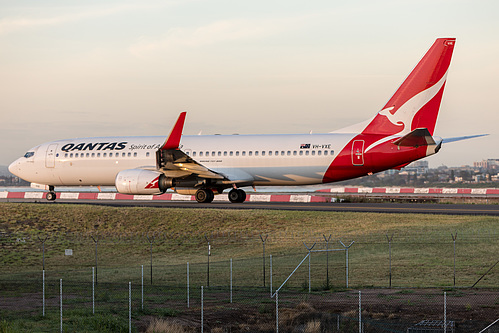 Qantas Boeing 737-800 VH-VXE at Sydney Kingsford Smith International Airport (YSSY/SYD)