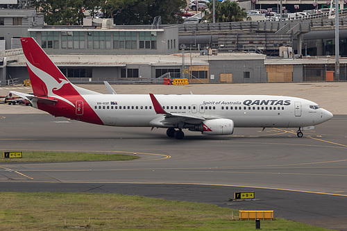 Qantas Boeing 737-800 VH-VXF at Sydney Kingsford Smith International Airport (YSSY/SYD)