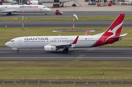 Qantas Boeing 737-800 VH-VYE at Sydney Kingsford Smith International Airport (YSSY/SYD)