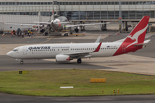 Qantas Boeing 737-800 VH-VZD at Sydney Kingsford Smith International Airport (YSSY/SYD)