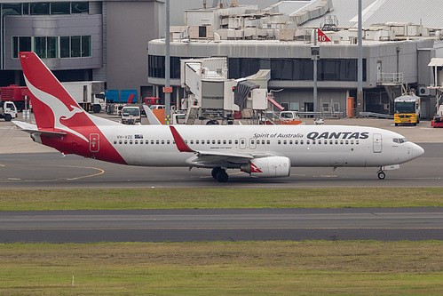 Qantas Boeing 737-800 VH-VZE at Sydney Kingsford Smith International Airport (YSSY/SYD)