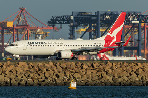Qantas Boeing 737-800 VH-VZL at Sydney Kingsford Smith International Airport (YSSY/SYD)