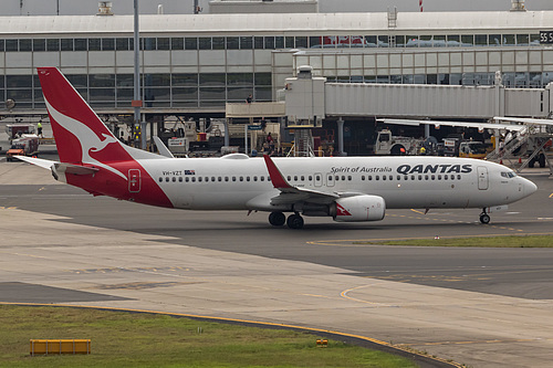 Qantas Boeing 737-800 VH-VZT at Sydney Kingsford Smith International Airport (YSSY/SYD)