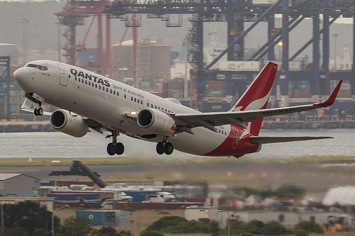 Qantas Boeing 737-800 VH-XZH at Sydney Kingsford Smith International Airport (YSSY/SYD)
