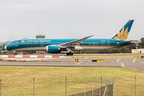 Vietnam Airlines Boeing 787-9 VN-A864 at Sydney Kingsford Smith International Airport (YSSY/SYD) Vietnam Airlines Boeing 787-9 VN-A864 at Sydney Kingsford Smith International Airport (YSSY/SYD)