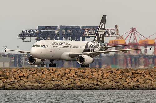 Air New Zealand Airbus A320-200 ZK-OJB at Sydney Kingsford Smith International Airport (YSSY/SYD)