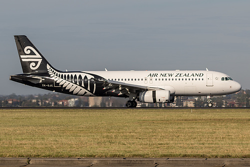 Air New Zealand Airbus A320-200 ZK-OJC at Sydney Kingsford Smith International Airport (YSSY/SYD) Air New Zealand Airbus A320-200 ZK-OJC at Sydney Kingsford Smith International Airport (YSSY/SYD)