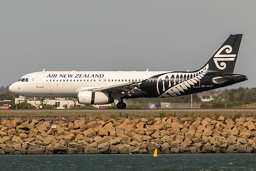 Air New Zealand Airbus A320-200 ZK-OJG at Sydney Kingsford Smith International Airport (YSSY/SYD) Air New Zealand Airbus A320-200 ZK-OJG at Sydney Kingsford Smith International Airport (YSSY/SYD)