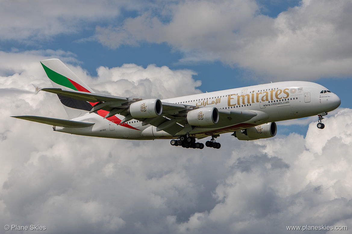 Emirates Airbus A380-800 A6-EEO at Auckland International Airport (NZAA/AKL)