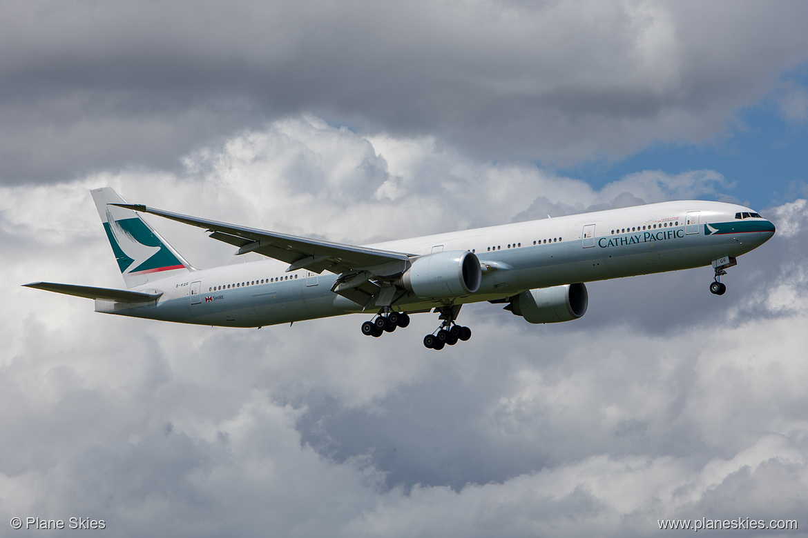 Cathay Pacific Boeing 777-300ER B-KQR at Auckland International Airport (NZAA/AKL)