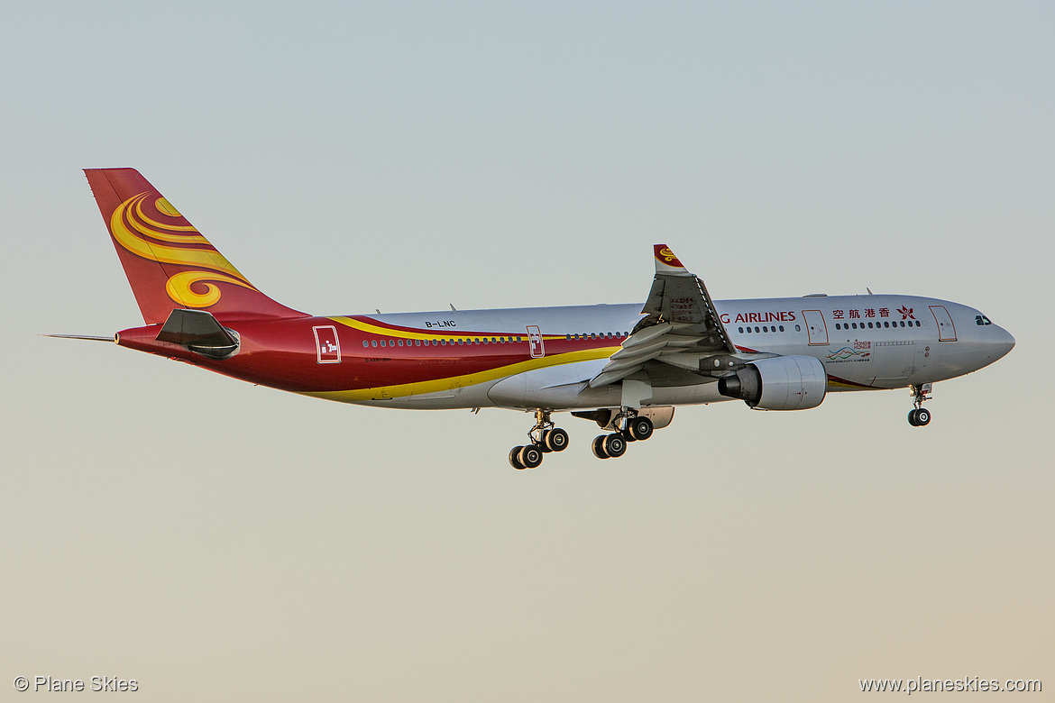 Hong Kong Airlines Airbus A330-200 B-LNC at Auckland International Airport (NZAA/AKL)