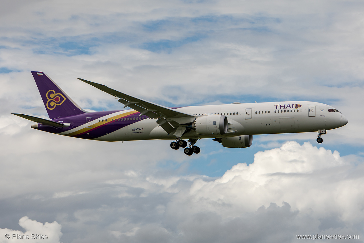 Thai Airways Boeing 787-9 HS-TWB at Auckland International Airport (NZAA/AKL) Thai Airways Boeing 787-9 HS-TWB at Auckland International Airport (NZAA/AKL)