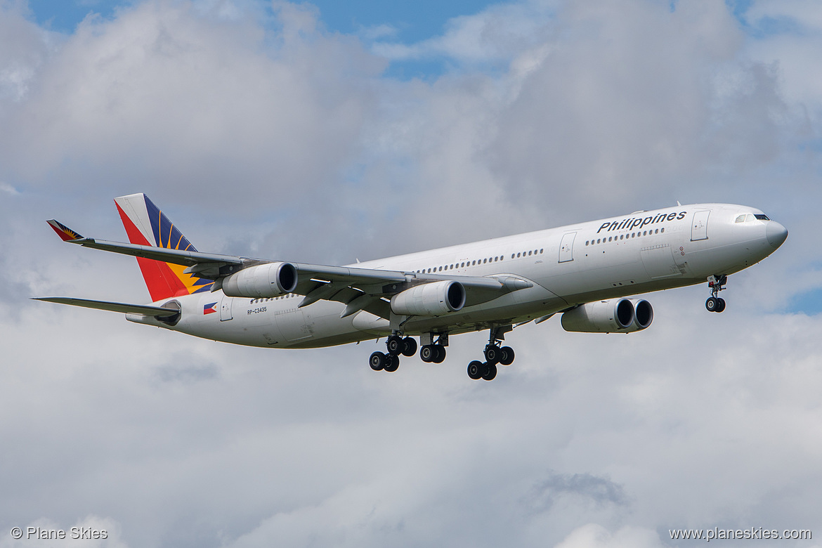 Philippine Airlines Airbus A340-300 RP-C3435 at Auckland International Airport (NZAA/AKL) Philippine Airlines Airbus A340-300 RP-C3435 at Auckland International Airport (NZAA/AKL)