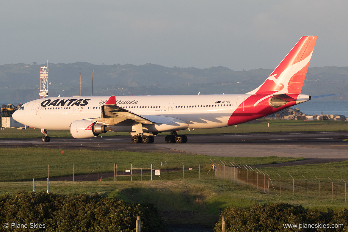 Qantas Airbus A330-200 VH-EBC at Auckland International Airport (NZAA/AKL)