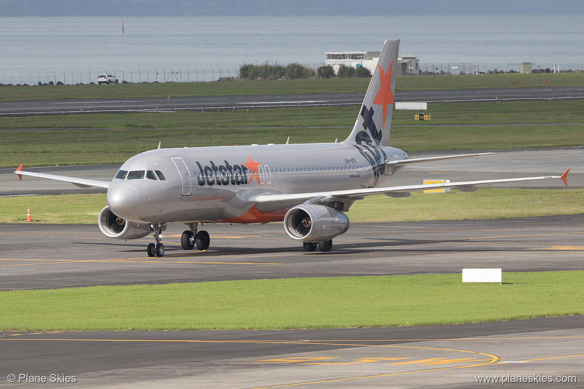 Jetstar Airways Airbus A320-200 VH-VFK at Auckland International Airport (NZAA/AKL) Jetstar Airways Airbus A320-200 VH-VFK at Auckland International Airport (NZAA/AKL)