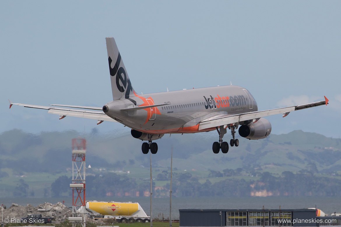 Jetstar Airways Airbus A320-200 VH-VGV at Auckland International Airport (NZAA/AKL) Jetstar Airways Airbus A320-200 VH-VGV at Auckland International Airport (NZAA/AKL)