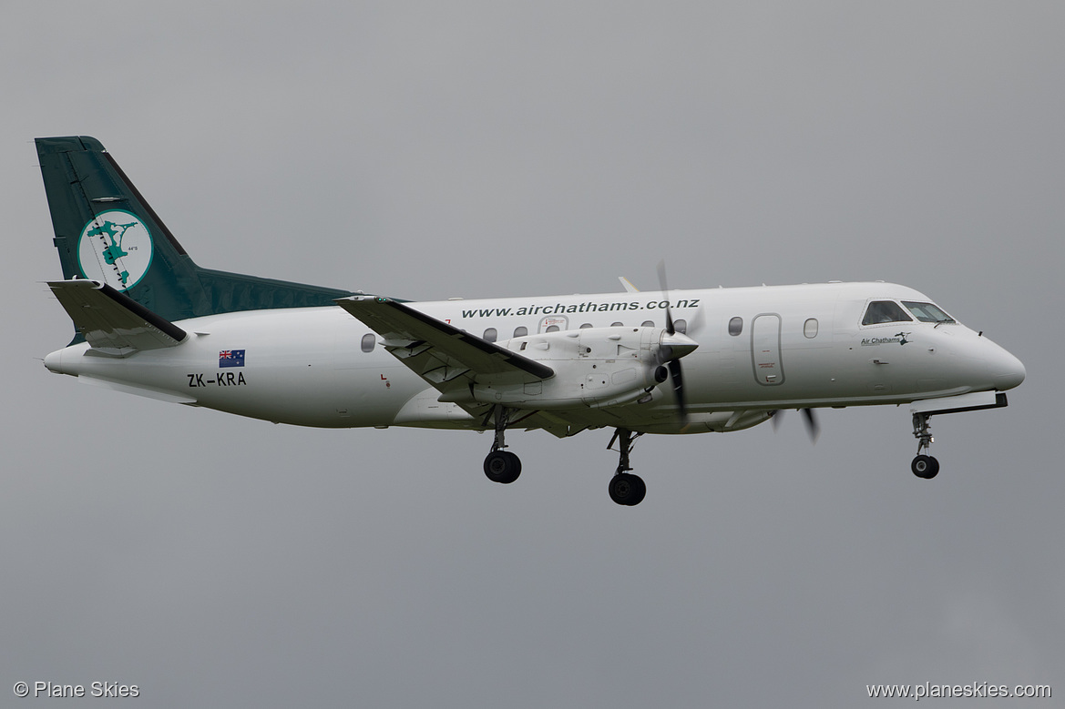 Air Chathams Saab 340A ZK-KRA at Auckland International Airport (NZAA/AKL) Air Chathams Saab 340A ZK-KRA at Auckland International Airport (NZAA/AKL)