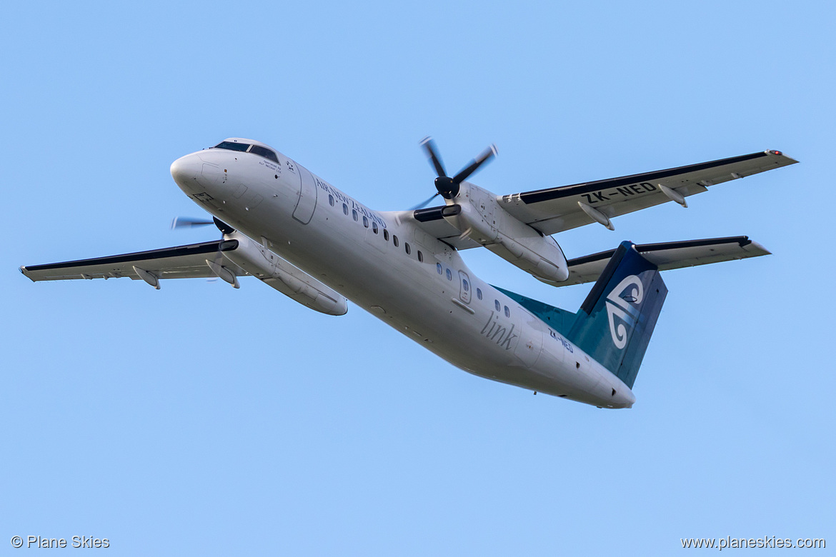 Air Nelson DHC Dash-8-300 ZK-NED at Auckland International Airport (NZAA/AKL)