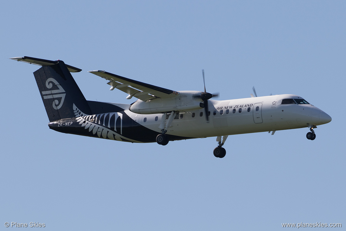 Air Nelson DHC Dash-8-300 ZK-NEP at Auckland International Airport (NZAA/AKL)