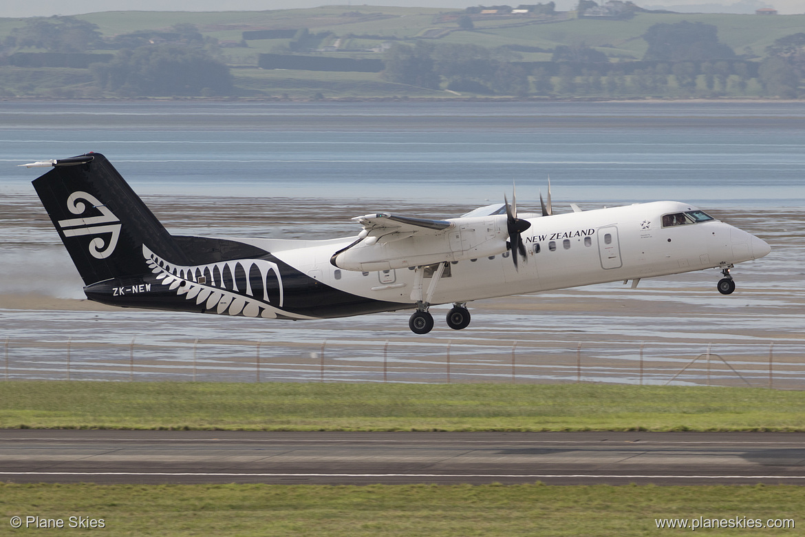 Air Nelson DHC Dash-8-300 ZK-NEW at Auckland International Airport (NZAA/AKL)