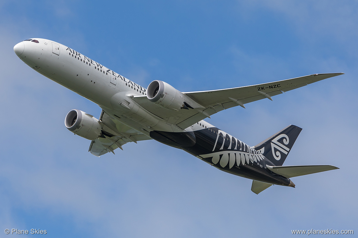 Air New Zealand Boeing 787-9 ZK-NZC at Auckland International Airport (NZAA/AKL)