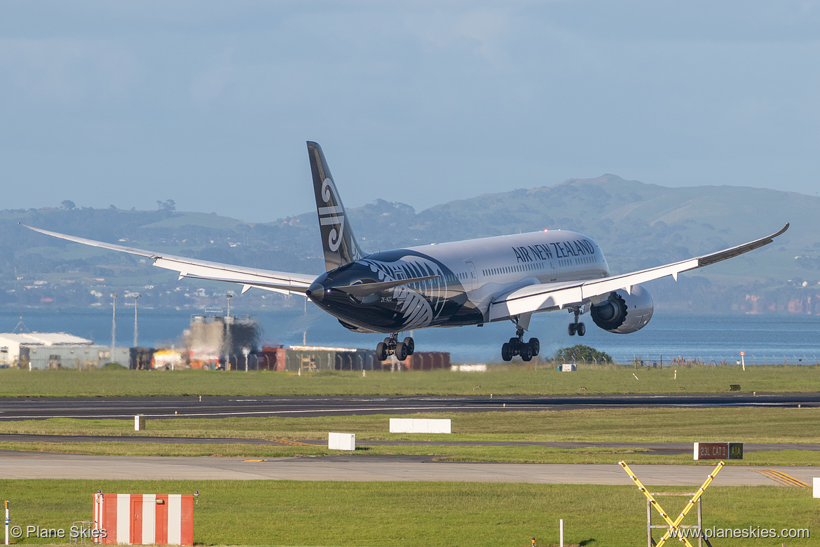Air New Zealand Boeing 787-9 ZK-NZG at Auckland International Airport (NZAA/AKL)