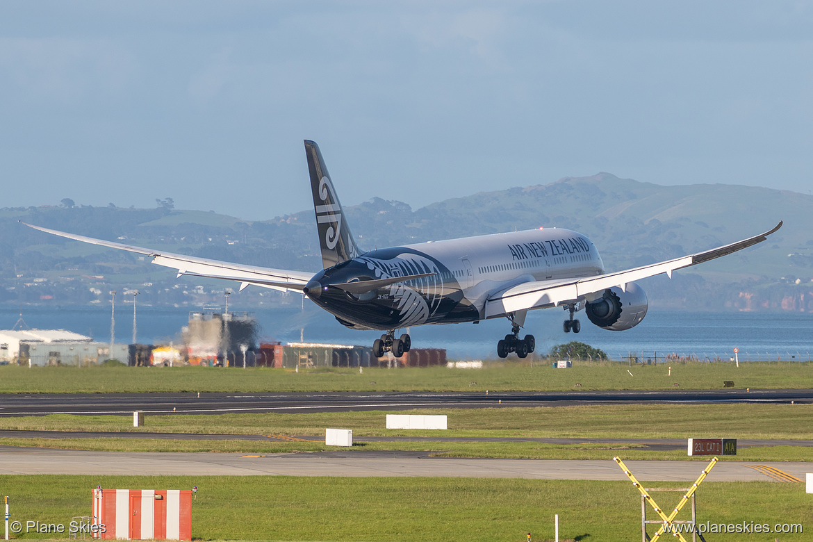 Air New Zealand Boeing 787-9 ZK-NZG at Auckland International Airport (NZAA/AKL) Air New Zealand Boeing 787-9 ZK-NZG at Auckland International Airport (NZAA/AKL)