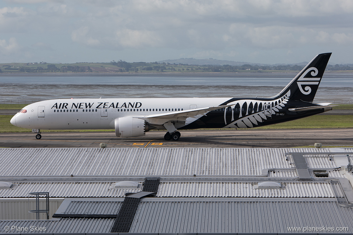 Air New Zealand Boeing 787-9 ZK-NZJ at Auckland International Airport (NZAA/AKL) Air New Zealand Boeing 787-9 ZK-NZJ at Auckland International Airport (NZAA/AKL)