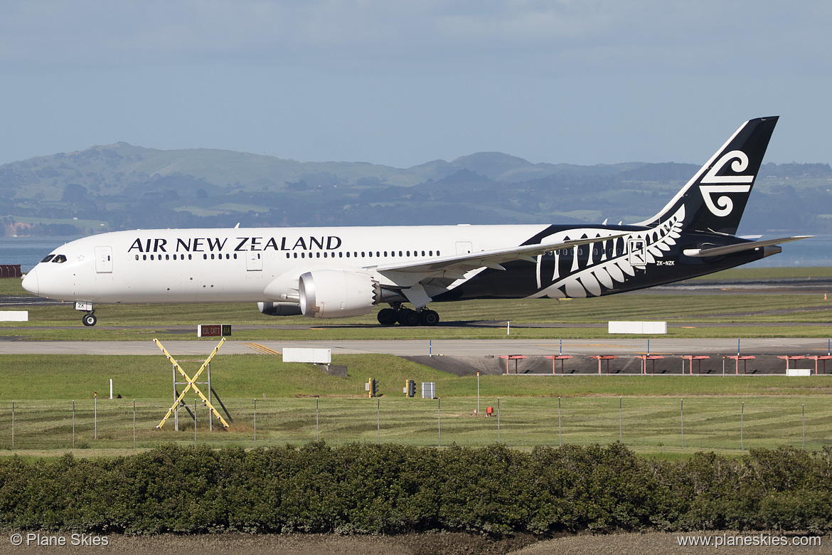 Air New Zealand Boeing 787-9 ZK-NZK at Auckland International Airport (NZAA/AKL)