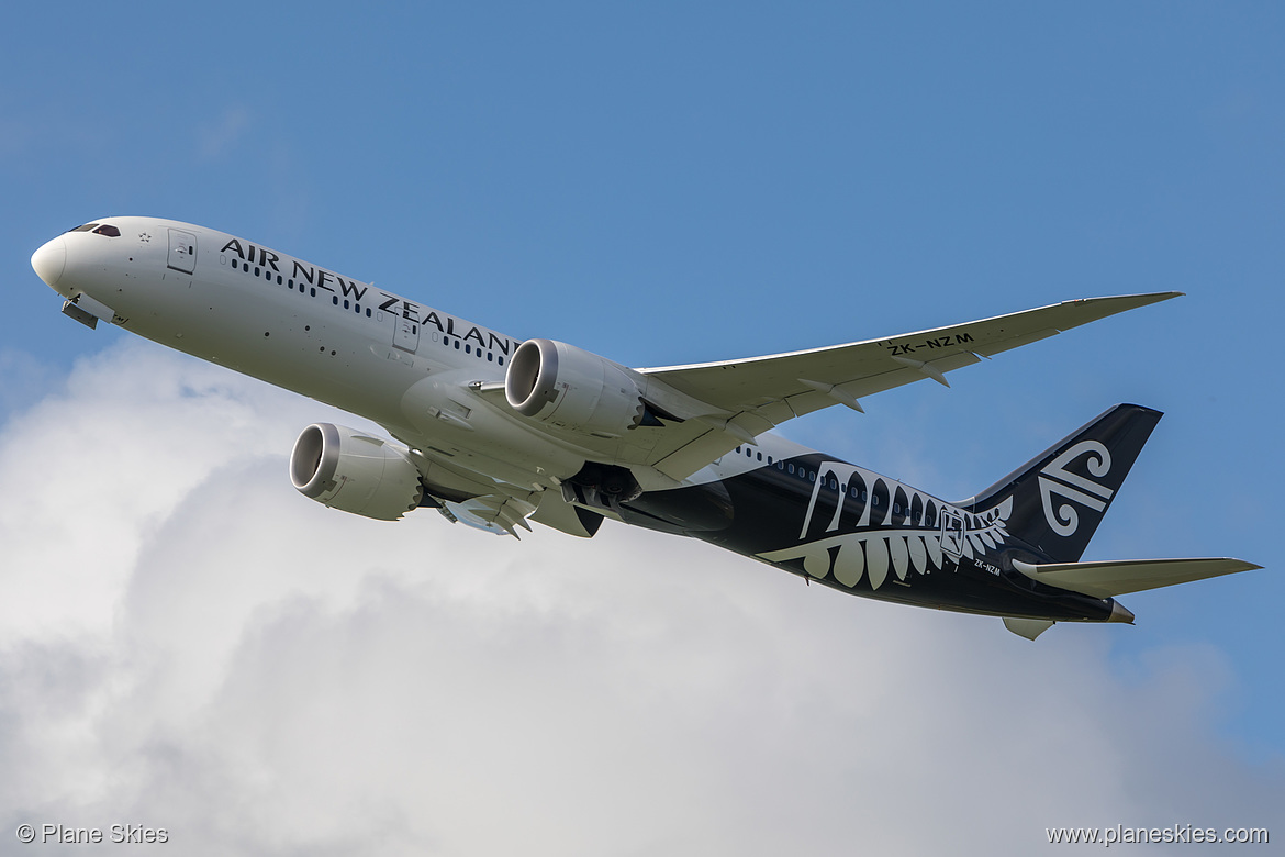 Air New Zealand Boeing 787-9 ZK-NZM at Auckland International Airport (NZAA/AKL)