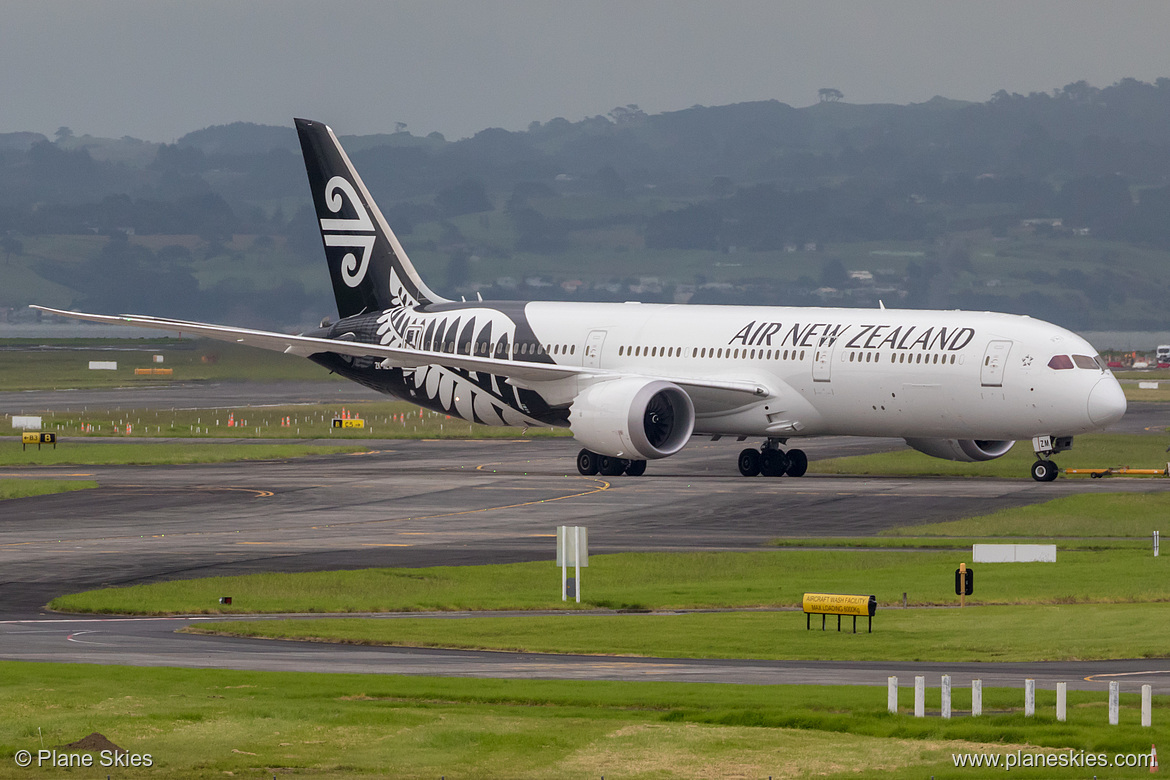 Air New Zealand Boeing 787-9 ZK-NZM at Auckland International Airport (NZAA/AKL) Air New Zealand Boeing 787-9 ZK-NZM at Auckland International Airport (NZAA/AKL)