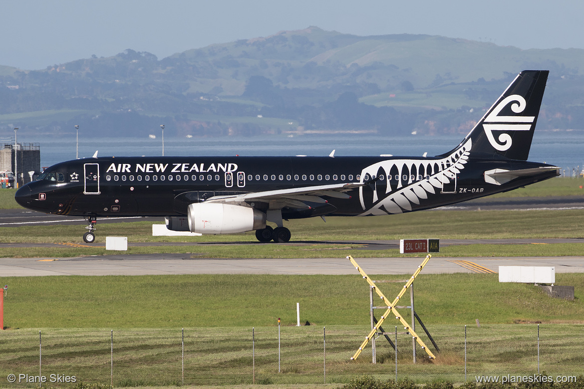 Air New Zealand Airbus A320-200 ZK-OAB at Auckland International Airport (NZAA/AKL)