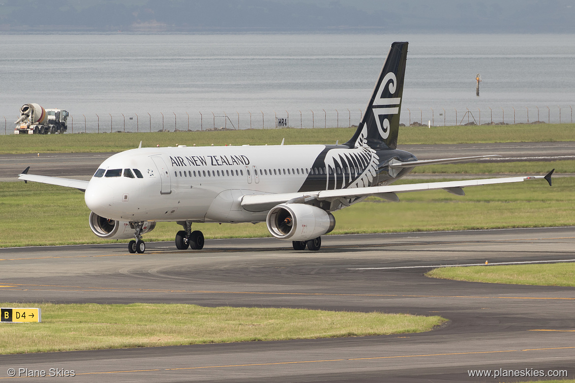 Air New Zealand Airbus A320-200 ZK-OJI at Auckland International Airport (NZAA/AKL)