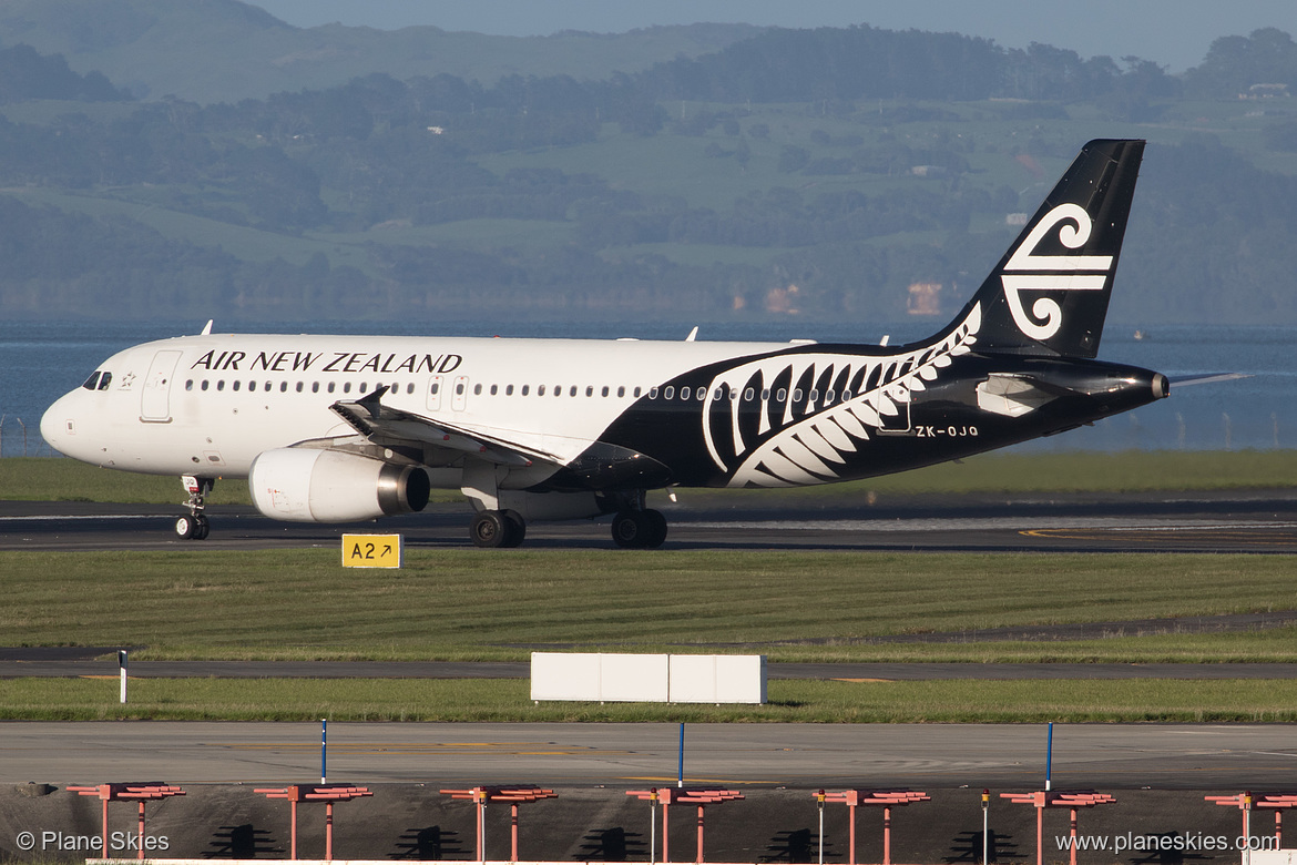 Air New Zealand Airbus A320-200 ZK-OJQ at Auckland International Airport (NZAA/AKL)