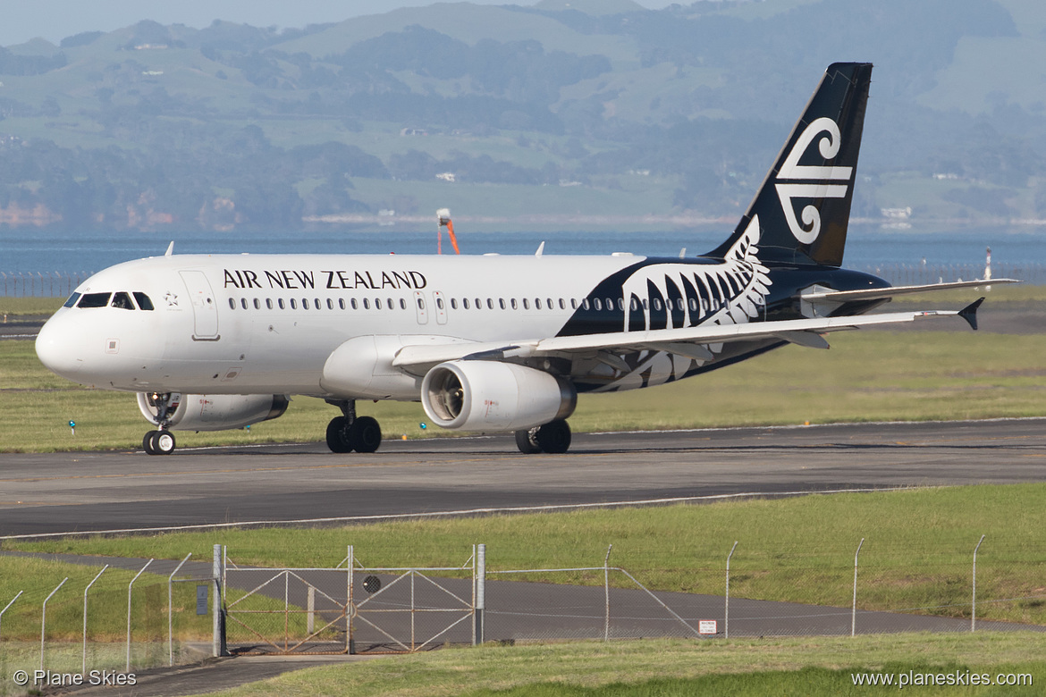 Air New Zealand Airbus A320-200 ZK-OJR at Auckland International Airport (NZAA/AKL) Air New Zealand Airbus A320-200 ZK-OJR at Auckland International Airport (NZAA/AKL)