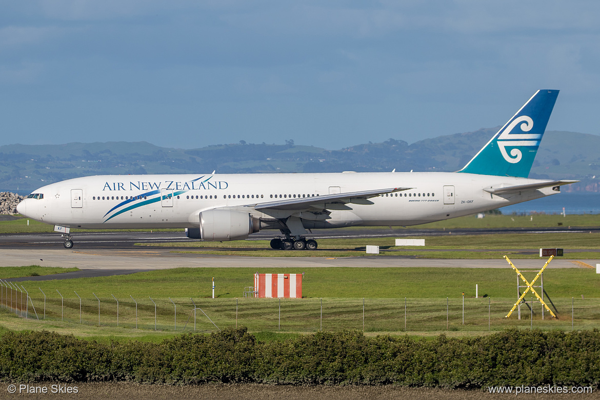 Air New Zealand Boeing 777-200ER ZK-OKF at Auckland International Airport (NZAA/AKL)