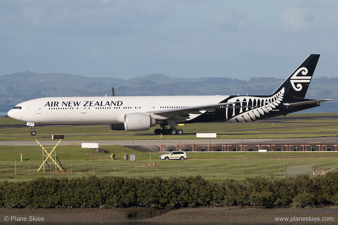 Air New Zealand Boeing 777-300ER ZK-OKM at Auckland International Airport (NZAA/AKL) Air New Zealand Boeing 777-300ER ZK-OKM at Auckland International Airport (NZAA/AKL)