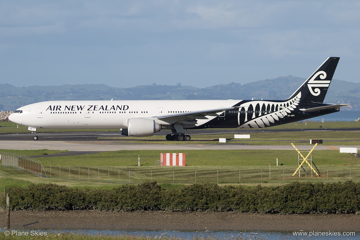 Air New Zealand Boeing 777-300ER ZK-OKR at Auckland International Airport (NZAA/AKL)