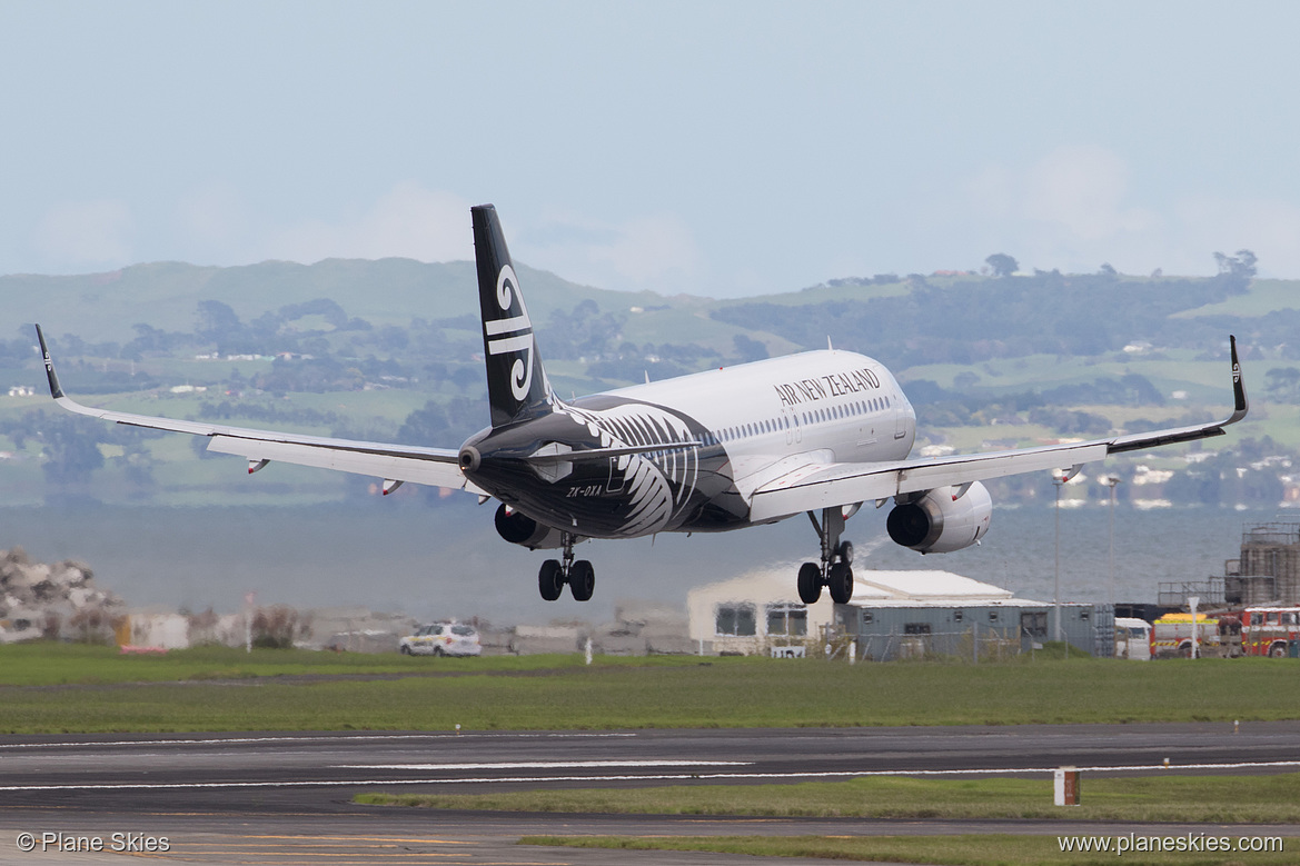 Air New Zealand Airbus A320-200 ZK-OXA at Auckland International Airport (NZAA/AKL) Air New Zealand Airbus A320-200 ZK-OXA at Auckland International Airport (NZAA/AKL)