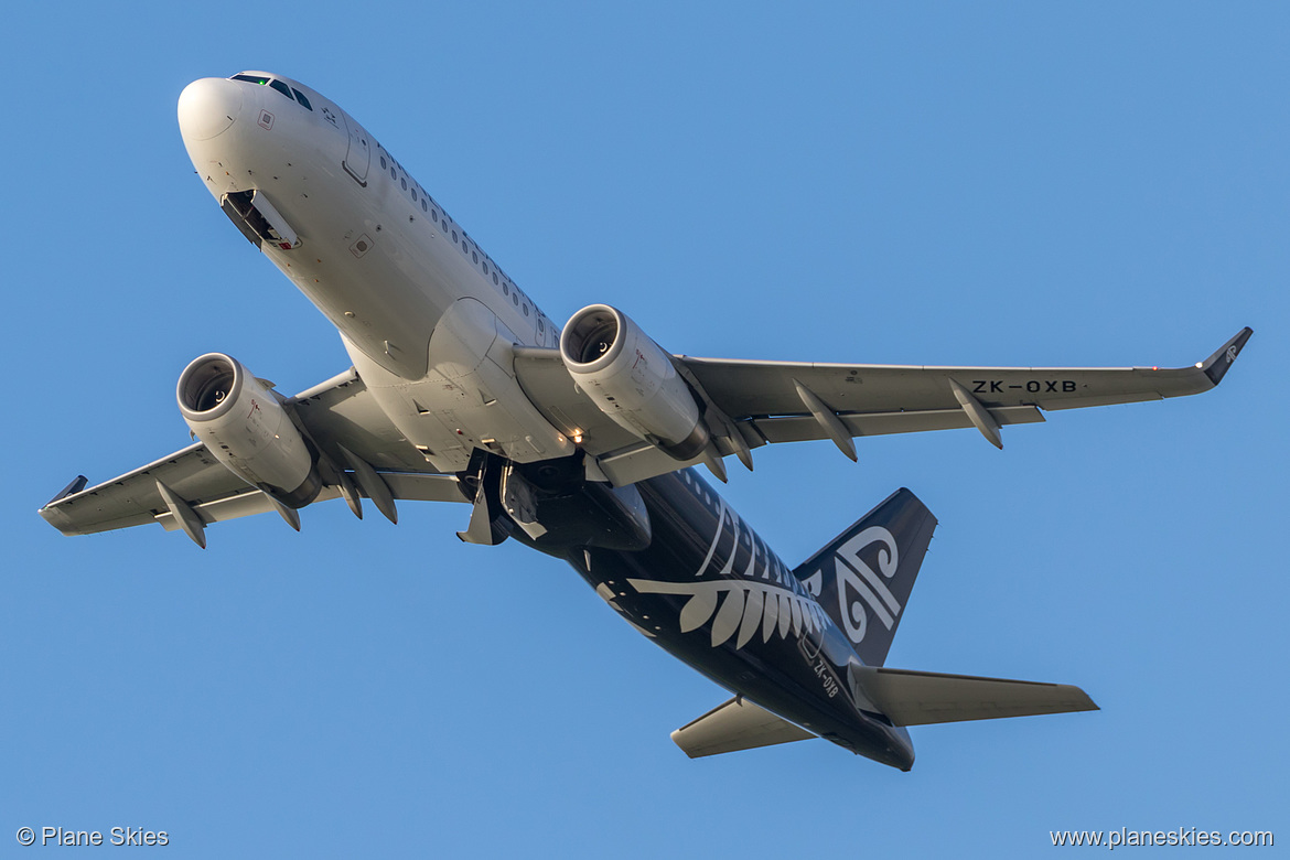 Air New Zealand Airbus A320-200 ZK-OXB at Auckland International Airport (NZAA/AKL)