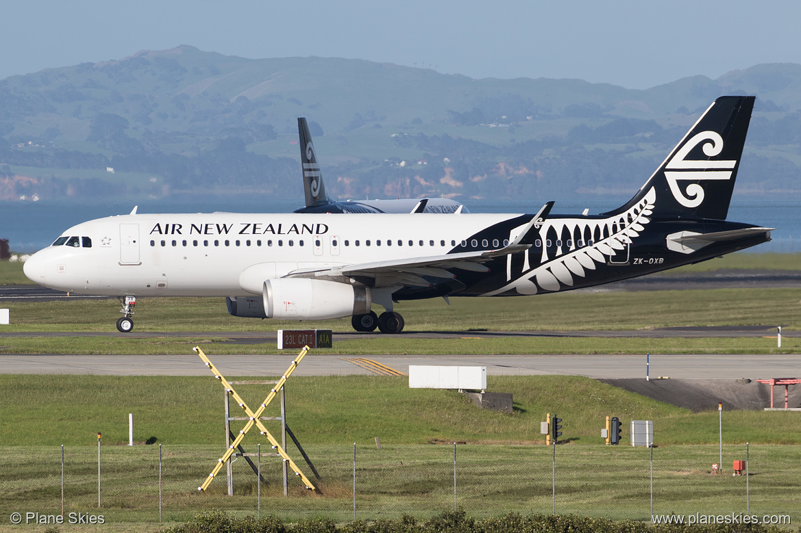 Air New Zealand Airbus A320-200 ZK-OXB at Auckland International Airport (NZAA/AKL) Air New Zealand Airbus A320-200 ZK-OXB at Auckland International Airport (NZAA/AKL)