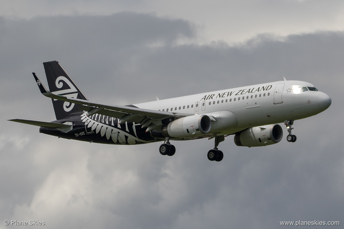 Air New Zealand Airbus A320-200 ZK-OXC at Auckland International Airport (NZAA/AKL)
