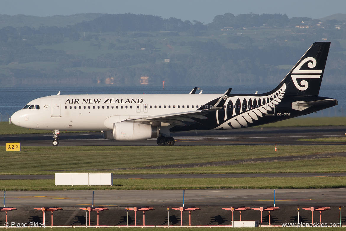 Air New Zealand Airbus A320-200 ZK-OXE at Auckland International Airport (NZAA/AKL) Air New Zealand Airbus A320-200 ZK-OXE at Auckland International Airport (NZAA/AKL)