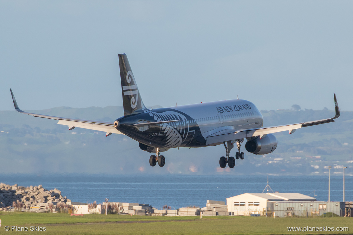 Air New Zealand Airbus A320-200 ZK-OXG at Auckland International Airport (NZAA/AKL) Air New Zealand Airbus A320-200 ZK-OXG at Auckland International Airport (NZAA/AKL)