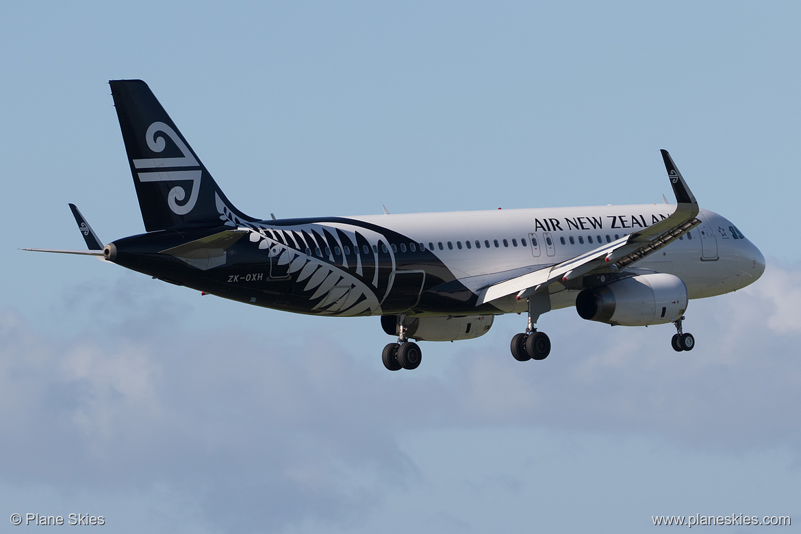 Air New Zealand Airbus A320-200 ZK-OXH at Auckland International Airport (NZAA/AKL) Air New Zealand Airbus A320-200 ZK-OXH at Auckland International Airport (NZAA/AKL)