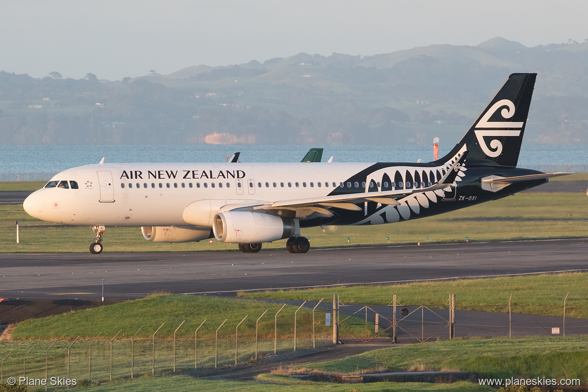 Air New Zealand Airbus A320-200 ZK-OXI at Auckland International Airport (NZAA/AKL) Air New Zealand Airbus A320-200 ZK-OXI at Auckland International Airport (NZAA/AKL)