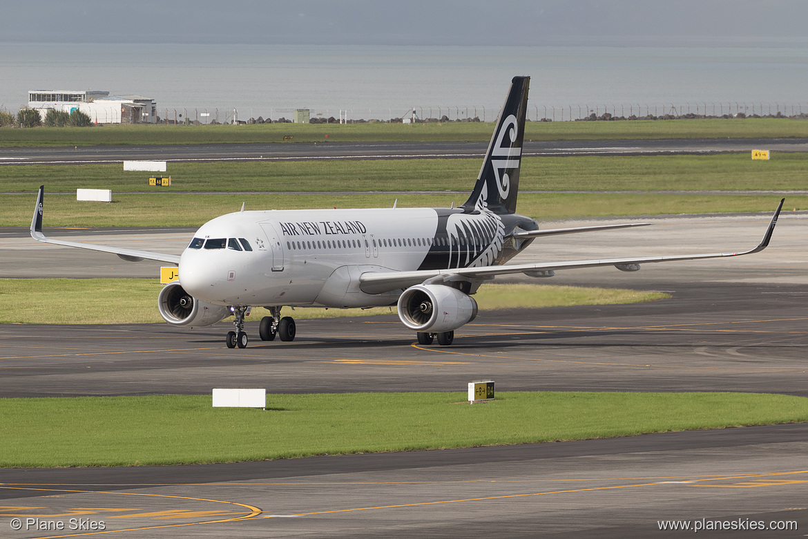 Air New Zealand Airbus A320-200 ZK-OXK at Auckland International Airport (NZAA/AKL)