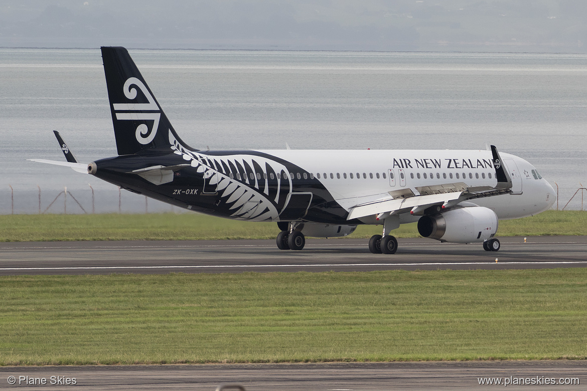 Air New Zealand Airbus A320-200 ZK-OXK at Auckland International Airport (NZAA/AKL) Air New Zealand Airbus A320-200 ZK-OXK at Auckland International Airport (NZAA/AKL)